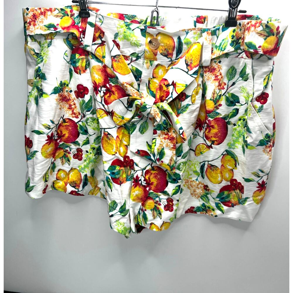 Lauren Conrad Fruit Shorts XXL Matching Belt White Multi Women Plus Size XXL